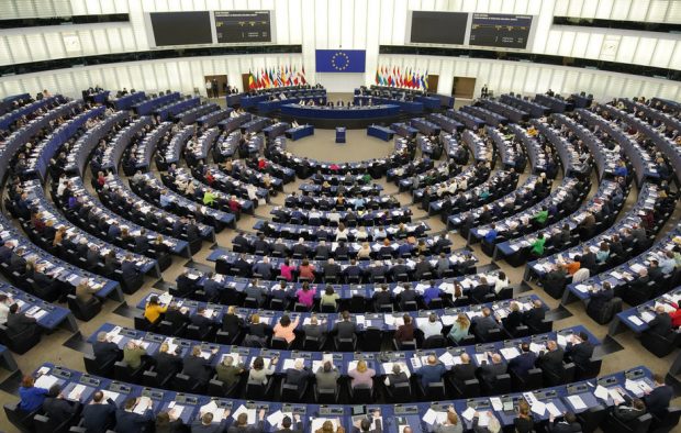 Parlamentul European va discuta marţi ce s-a întâmplat la Consiliul JAI unde Austria a blocat aderarea României la Schengen