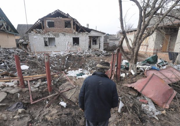 „Cât am stat acolo, 12 oameni au murit”. Trauma supraviețuitorilor dintr-un adăpost de la marginea Cernihivului