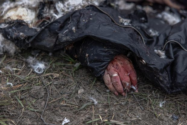 Olga, după ce a văzut poza devenită simbol pentru atrocitățile din Bucha. „Mamă, mi-ai dat atât de multă dragoste, încât nu am dreptul să nu arăt asta lumii”