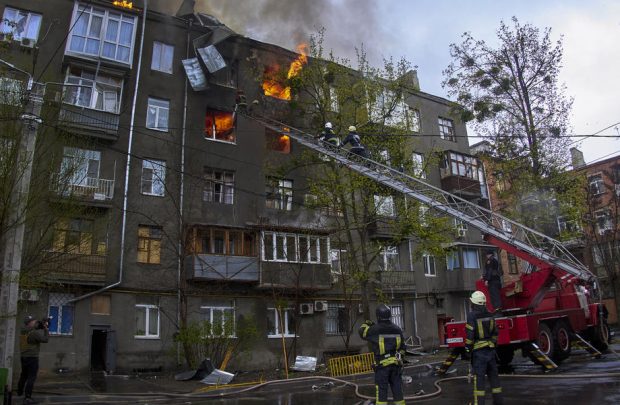 LIVETEXT Război în Ucraina, ziua 54 | Bombardamentele ruse au făcut victime la Harkov și Liov. Atacuri puternice și în Donețk. Rusia, acuzată că blochează evacuarea civililor din Mariupol