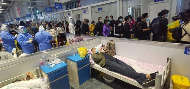 Furie în Shanghai, după ce un vârstnic declarat mort și băgat în sac a fost găsit în viață