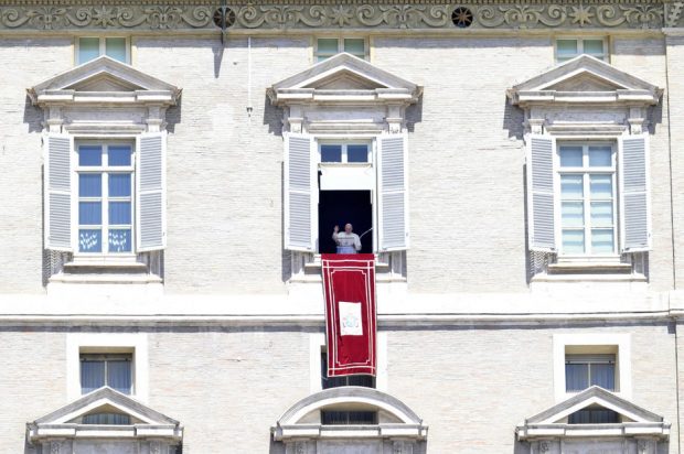 „Zgomotul ucigaş al armelor”, mai puternic decât clopotele Învierii. Papa Francisc, un nou apel către Rusia