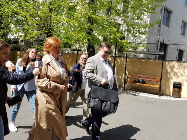 Dosarul finanțării campaniei lui Băsescu din 2009, amânat de judecători din cauza absenței Elenei Udrea. Condamnată în primă instanță, Ioana Băsescu venise la ÎCCJ