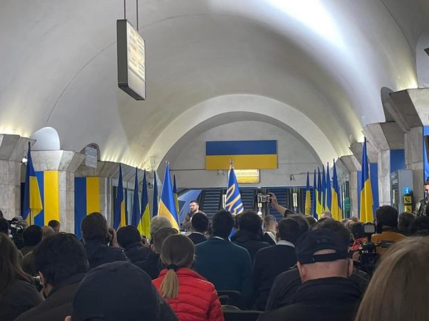 VIDEO | Președintele Ucrainei, conferință de presă într-o stație de metrou din Kiev