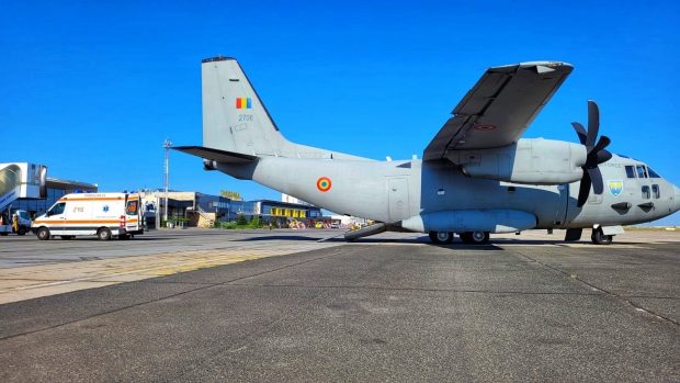 Un avion militar a zburat spre Germania cu o tânără din Iași, cu probleme la un transplant de plămâni făcut în 2018. Raed Arafat, pentru Libertatea: „Era de preferat să meargă acolo”