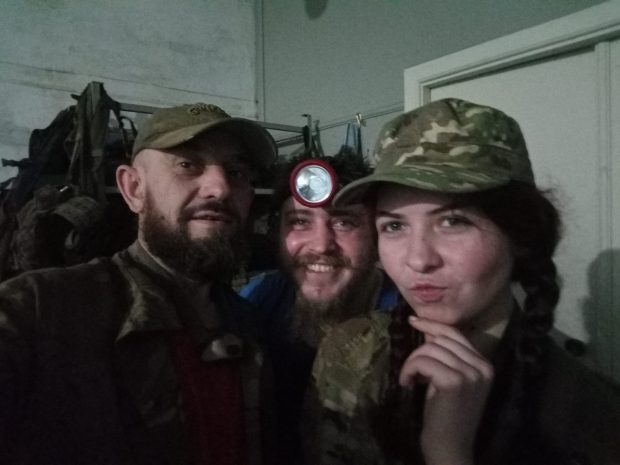 „Stelele se sting, dar noi vom trăi pentru totdeauna. La fel ca Ucraina”. Mesajul Ekaterinei, „Pasărea Mariupolului”, soldat în garnizoana care apără combinatul Azovstal