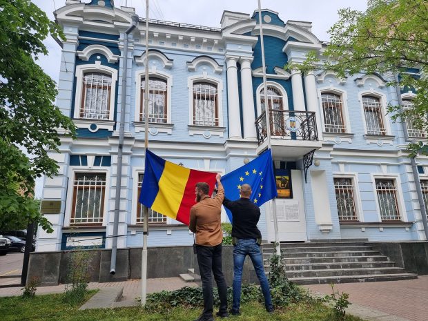 Bogdan Aurescu: Ambasada României la Kiev şi-a reluat activitatea