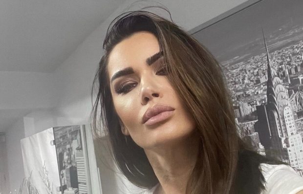Oana Zăvoranu, atac dur la adresa Adelei Popescu. „Toată lumea ştie că iei şi bani, măi ‘vedeto’!”