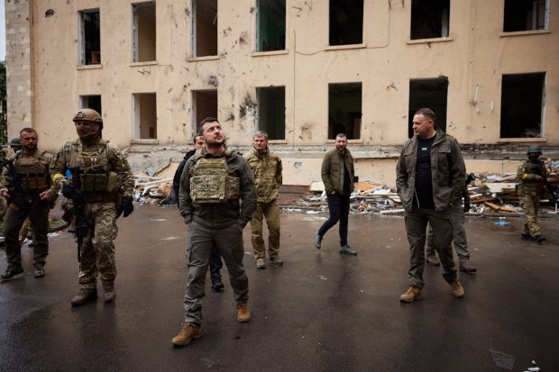 România a livrat echipamente militare Ucrainei din a patra zi de război, costurile fiind rambursate parţial de UE