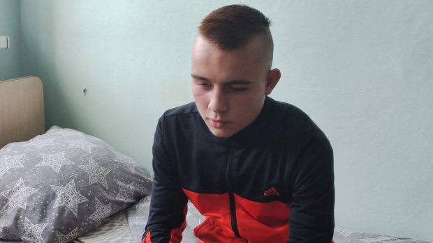 Un copil ucrainean de 14 ani, rănit în bombardamentele din regiunea Donetk, a fugit din spital: „Mi s-a făcut dor de frații mei”. Unde a fost găsit