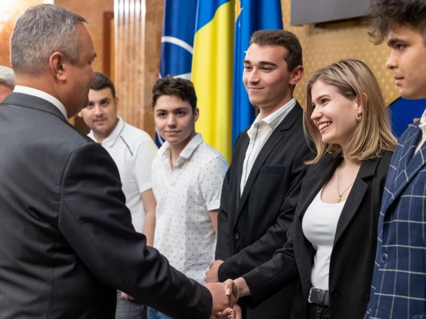 Guvernul va dubla alocaţia zilnică a fiecărui elev care merge la olimpiade naţionale