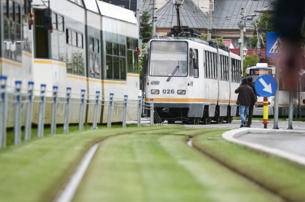 Băiat de 17 ani lovit de tramvai pe bulevardul Timișoara, din București