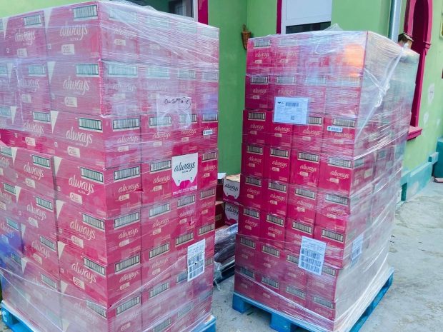 Always donează 42.000 de absorbante pentru femeile defavorizate, beneficiare ale Asociației Pe Stop