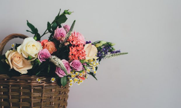 Aranjamente florale: 3 materiale necesare pentru un DIY de succes
