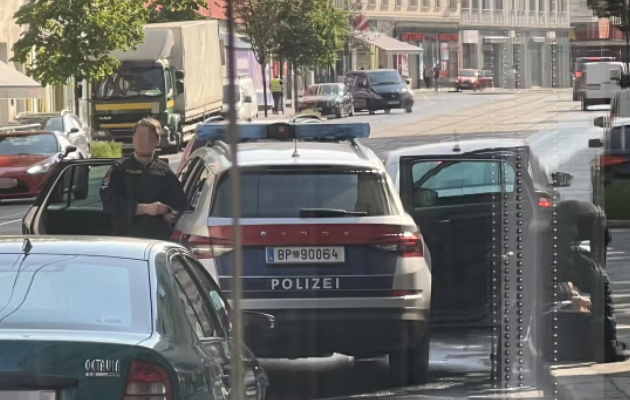 Un biciclist „înarmat” cu o mitralieră de jucărie a declanșat o intervenție antiteroristă, la Viena