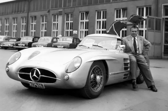 Cea mai scumpă mașină din lume. Suma fabuloasă cu care a fost cumpărat un Daimler fabricat acum 67 de ani