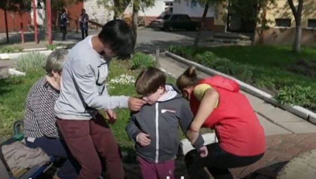 BBC: Mii de copii ucraineni cu dizabilităţi au fost „abandonaţi” în instituţii