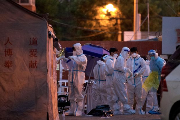 Un bărbat din Beijing a băgat 5.000 de oameni în carantină, după ce a ieșit din izolarea COVID