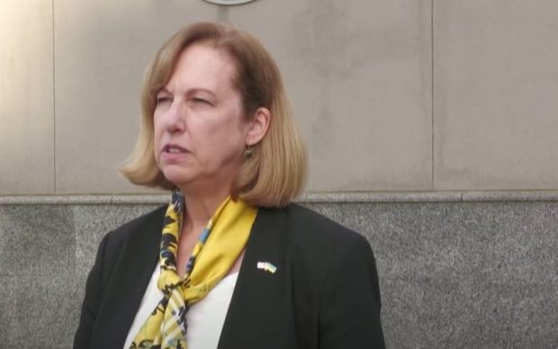 Șefa misiunii diplomatice americane și-a încheiat discursul la revenirea în Kiev cu înjurătura spusă de ucrainenii de pe Insula Șerpilor