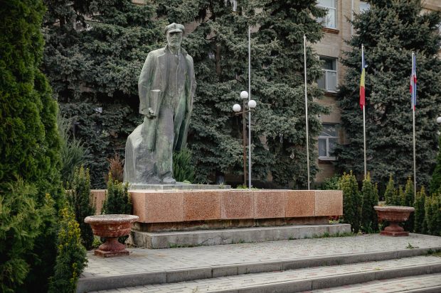 CORESPONDENȚĂ DIN GĂGĂUZIA. Cu brațele deschise pentru ucraineni, cu antenele spre Moscova: „Am văzut la știri că tancurile românești așteptau la graniță să intre în Moldova. E adevărat?”