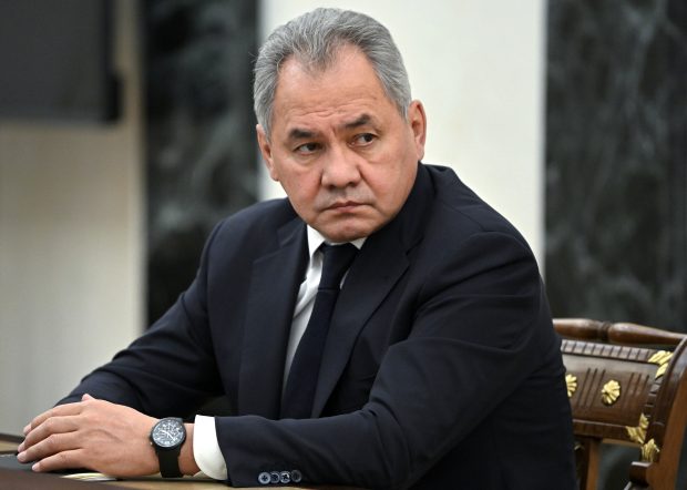 Ministrul rus al apărării: Rusia consideră livrările de armament NATO către Ucraina drept „ținte”