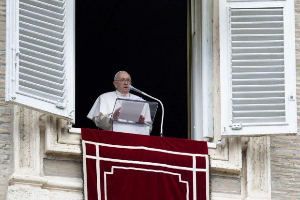 Papa Francisc cere din nou deschiderea de coridoare umanitare în Mariupol: „Plâng și sufăr”