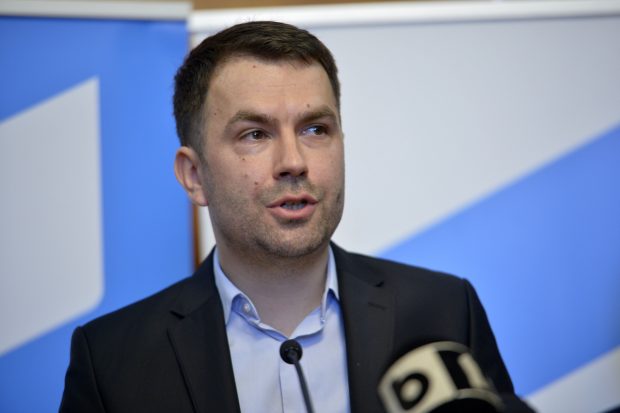 SURSE: Deputat USR, dat afară din grupul parlamentar după ce a criticat conducerea. Cum a argumentat Drulă