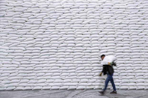 India, cel mai mare producător de zahăr la nivel mondial, restricționează exporturile