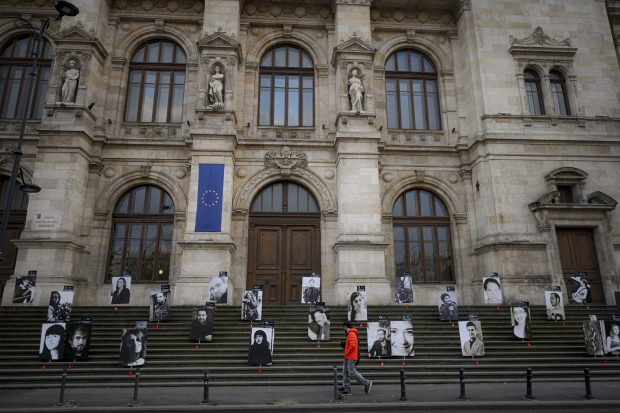 Tatăl unei victime de la Colectiv denunță o „golănie” comisă de ISU și Primăria Sectorului 4, prin care va fi amânată plata daunelor