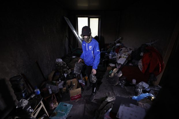 „Am fost norocoși că la noi la început au venit cecenii, nu rușii”. Ceva s-a schimbat apoi. Jurnalul unui locuitor dintr-un oraș din jurul Kievului care a stat trei săptămâni în beciul unei case