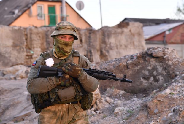 Mărturii despre atrocitățile militarilor ruși din regiunea Kiev: „Deschideau focul și asupra câinilor. Ucideau civilii care părăseau localitatea”