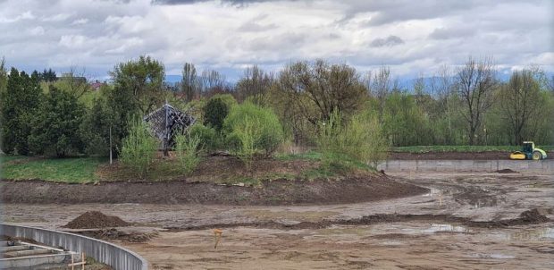 Primăria Sfântu Gheorghe cumpără o insulă aflată în mijlocul unui lac din oraș. La ce sumă s-a înțeles cu proprietarii