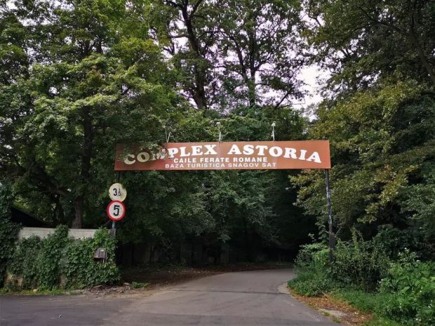 Firma care a luat Complexul Astoria din Snagov a obținut drept de folosință doar pe terenul de sub clădiri. Libertatea a scris eronat că a primit toată suprafața