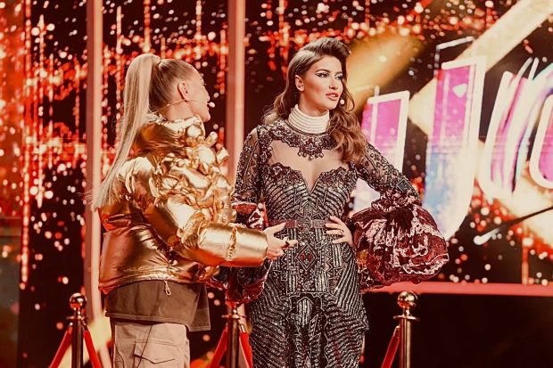 Reacția Deliei după ce Iulia Albu a apărut în papuci la TV. Vedeta e al patrulea jurat de la „iUmor”