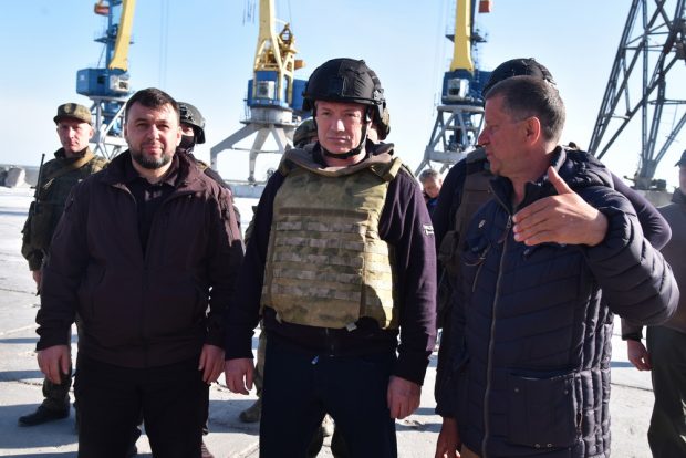 Vicepremierul Rusiei, vizită în Mariupolul distrus de ruși. „Revenirea la viața pașnică începe” în Donețk și Luhansk