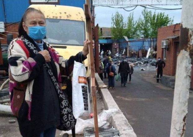 Aproximativ 200 de cadavre, găsite printre ruinele unei clădiri din Mariupol. „Orașul este un cimitir”