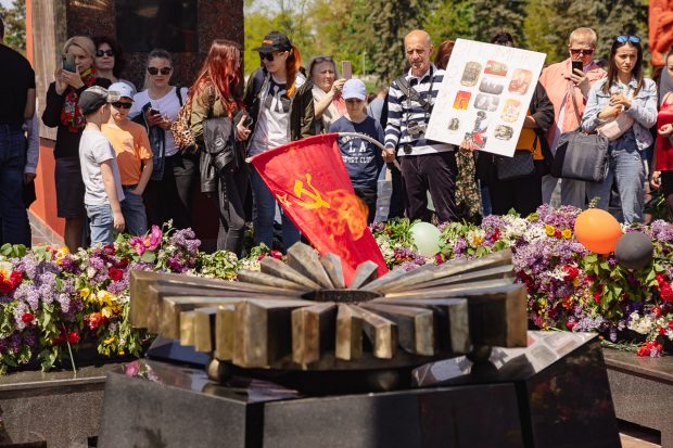 Corespondență de la Chișinău. Cum au sărbătorit zeci de mii de moldoveni Ziua Victoriei, între nostalgia față de URSS și propaganda Moscovei. „Pentru limba română, mergeți în România”