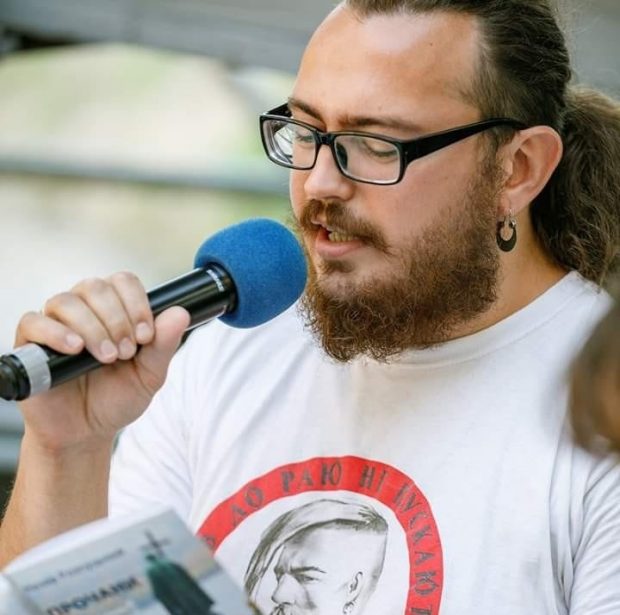 „Nu ne mai propuneți să ne predăm, ajutați-ne!” Apelul unui scriitor-militar ucrainean către liderii din Occident a devenit viral pe internet