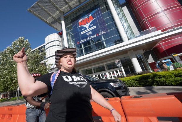 Trump și alți republicani, la un eveniment NRA, puternica organizație pro-arme din SUA, la câteva zile după masacrul din Texas