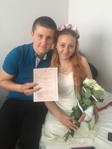Asistenta din Ucraina care și-a pierdut picioarele într-o explozie vorbește pentru Libertatea: „Soțul meu m-a purtat pe brațe până la ambulanță”
