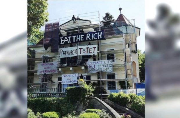 Un conac din Austria al fostului vicepremier rus Igor Şuvalov, ocupat de activişti. Ce plănuiesc să facă cu el