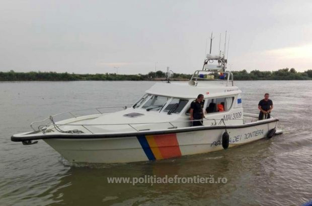 Patru bărbați în pericol de înec pe Brațul Borcea, salvați noaptea de polițiștii de frontieră