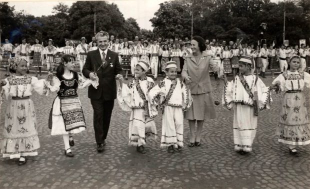GALERIE FOTO. „Distracție cu voie de la Miliție”. Ce făceau românii de 1 Mai în comunism