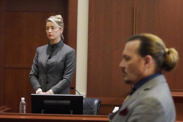 Amber Heard îl acuză pe Johnny Depp că a lovit-o în luna de miere. „Am crezut că totul se va sfârși foarte rău”