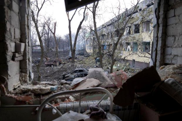 „Am văzut inima unui copil bătând prin rana deschisă”. Mărturia unui paramedic care a tratat răniți din Mariupol
