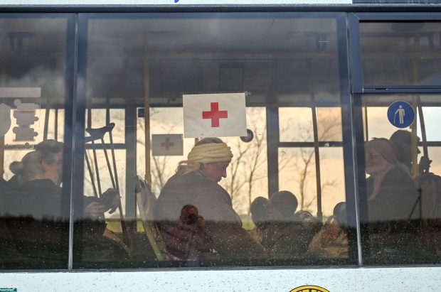 LIVETEXT Război în Ucraina, ziua 74 | Rușii au bombardat o școală din Luhansk unde se adăposteau 90 de oameni. Evacuarea civililor de la Azovstal, încheiată