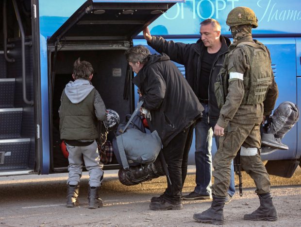 „Cu cine ții? Cu Rusia sau cu Ucraina?” Poveștile ucrainenilor care s-au refugiat în Rusia: percheziții, interogatorii și pașapoarte confiscate