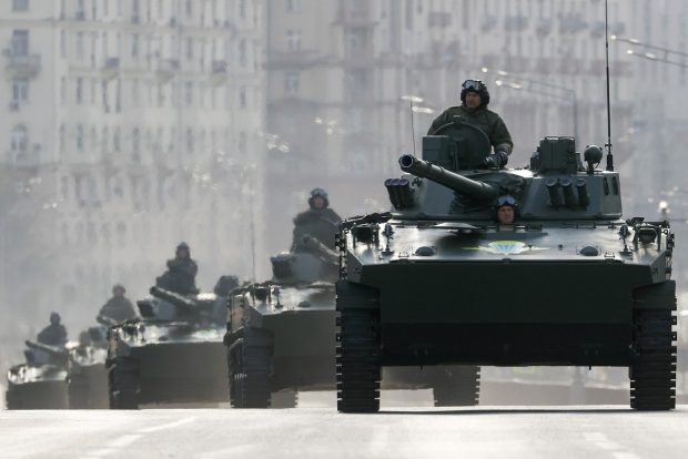 Rusia pregătește parada de Ziua Victoriei. Tancuri, avioane și soldați au putut fi văzute pe străzile din principalele orașe