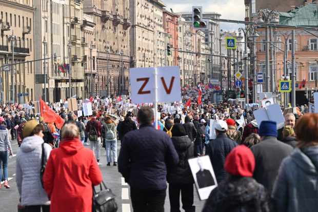 Manifestanții ruşi antirăzboi au ieșit în stradă de Ziua Victoriei: „Nu războiului!”