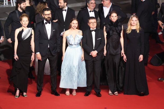 Ce vedete internaționale au venit pe covorul roșu de la Cannes la premiera filmului lui Mungiu